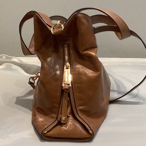 Michael Kors genuine leather bag in tan. - Picture 2 of 7